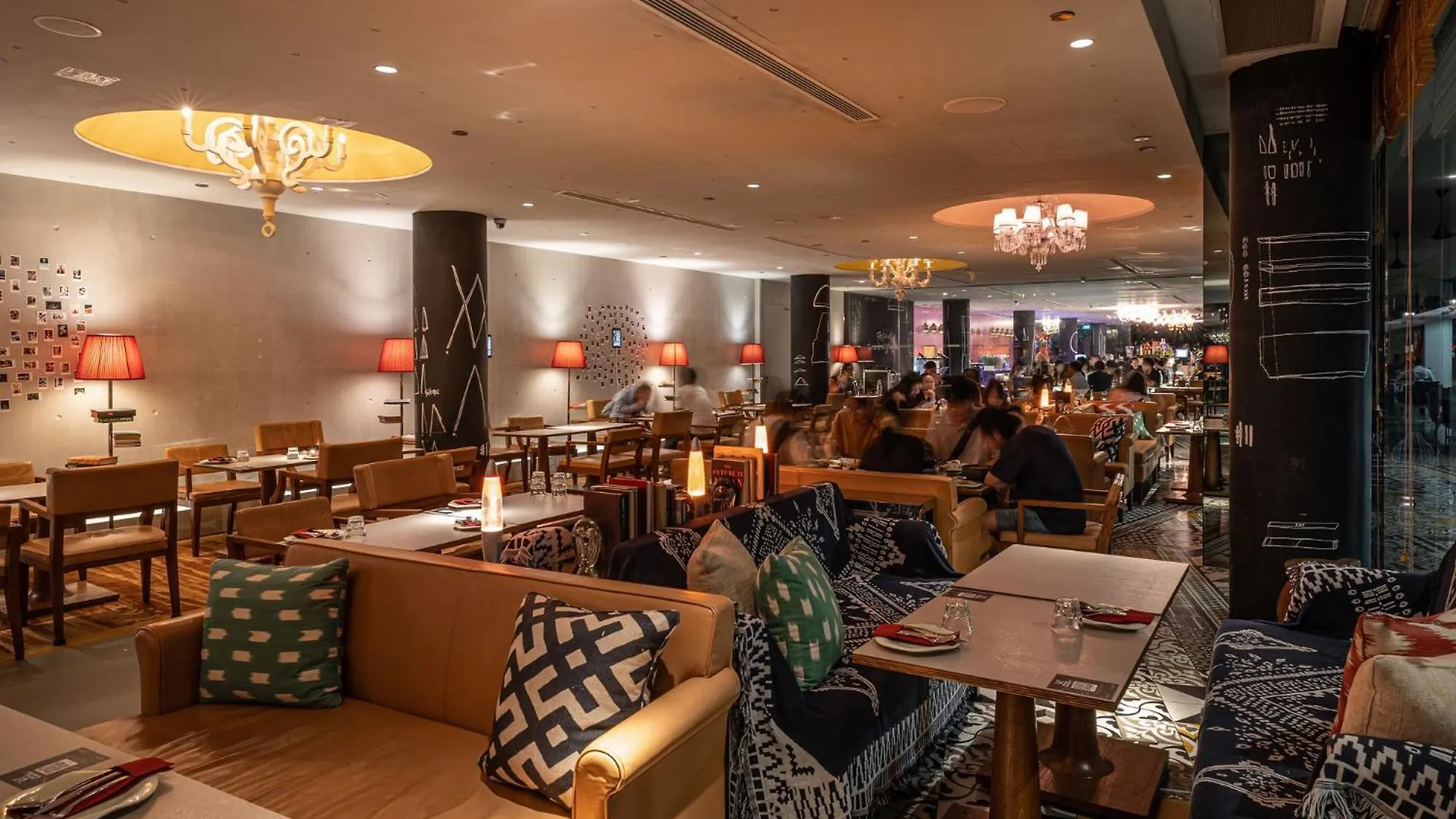 M Social Singapore 4*,